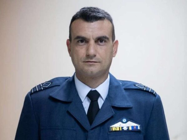 Καλαμάτα: Την Παρασκευή η κηδεία του 40χρονου επισμηναγού – Τα σενάρια για τη συντριβή του εκπαιδευτικού αεροσκάφους