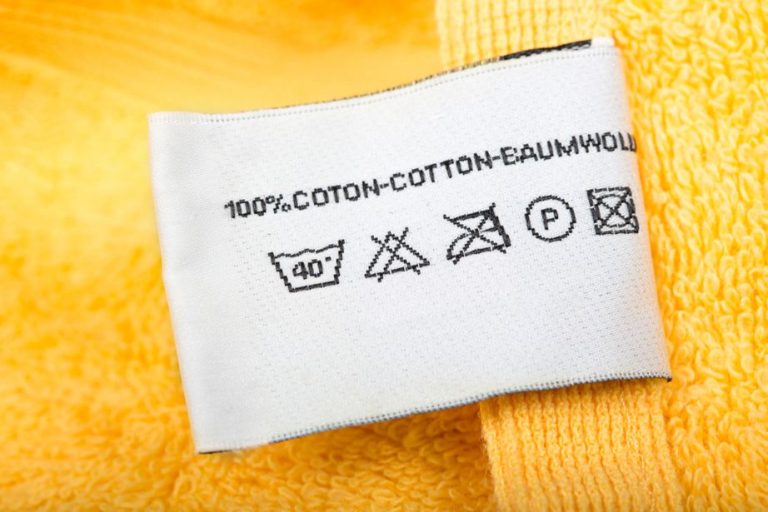 7 περιπτώσεις που δεν χρειάζεται να ακολουθήσετε τις οδηγίες πλυσίματος στην ετικέτα των ρούχων