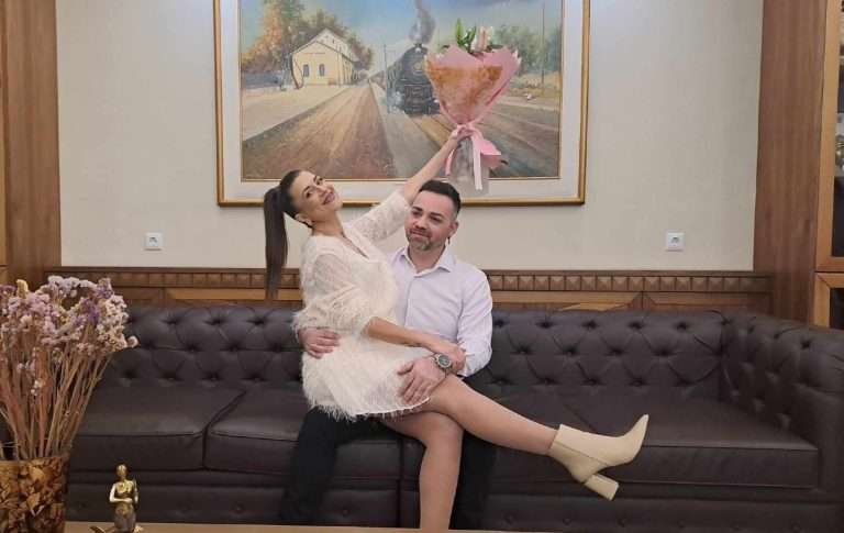 Σέρρες: Ο Γιώργος Ζαφειρίου παντρεύτηκε την Αυγή Λιάγγα- Ο τελευταίος γάμος της χρονιάς στο Δημαρχείο Σερρών