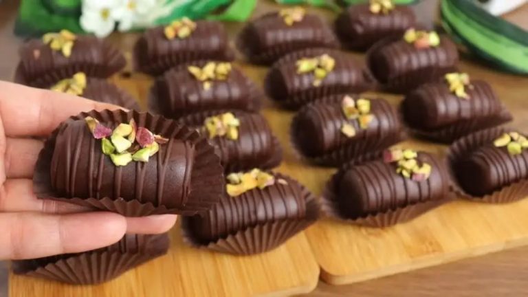 Εύκολα γλυκάκια με σοκολάτα, μπισκότα και ξηρούς καρπούς