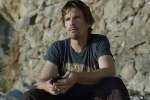 Το δίδυμο επιστρέφει στη συγγραφή του «Black Phone 2» ενώ είναι και στην παραγωγή μαζί με τον Τζέισον Μπλαμ (Jason Blum) της Blumhouse. Σημειώνεται ότι θα είναι η ένατη κινηματογραφική συνεργασία του παραγωγού με τον Ήθαν Χοκ.