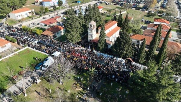 Στο αγαπημένο του Κοκκινοχώρι «επέστρεψε» ο Βασίλης Καρράς