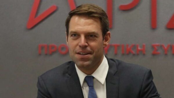 Ο Στ. Κασσελάκης στις «αόρατες διαδρομές» των αστέγων, με πωλητή της «Σχεδίας»