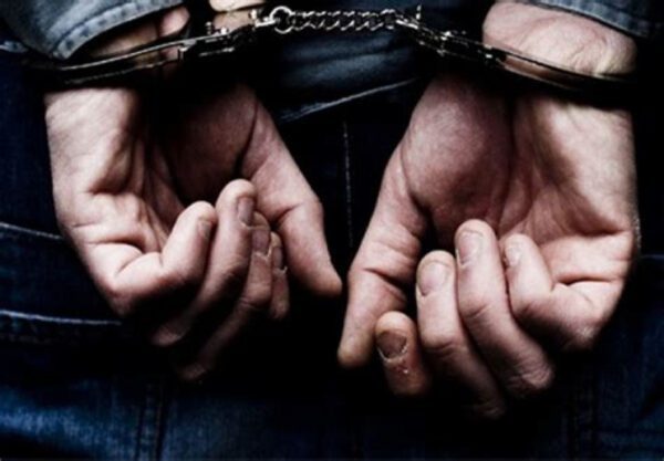 Πέλλα: Έπαιζαν παράνομα πόκερ σε αποθήκη – 10+1 συλλήψεις