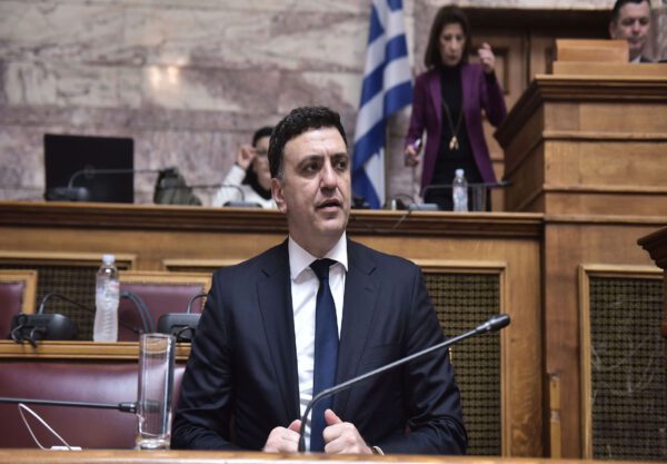 Ο κ. Κικίλιας χαρακτήρισε το νομοσχέδιο για την Πολιτική Προστασία «πάρα πολύ σοβαρό, πολύ κρίσιμο, καίριο και μη κομματικό». «Πολιτικό ναι, όμως μη κομματικό», ανέφερε.