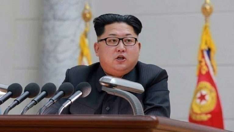 Ο βορειοκορεάτης ηγέτης απέκλεισε το ενδεχόμενο συμφιλίωσης ή ενοποίησης με τη Ν. Κορέα