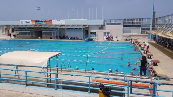 Η ΔΕΠΑ Εμπορίας εξοπλίζει με θερμικό κάλυμμα το κολυμβητήριο Χανίων