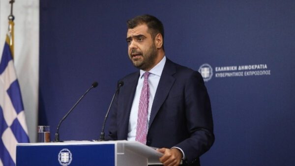 «Η αποχή αντιμετωπίζεται με εργαλεία και με πολιτικές που εφάπτονται άμεσα στη ζωή των ανθρώπων» λέει και εξηγεί πως «η μεγάλη αποχή άρχισε να εκδηλώνεται παράλληλα με την οικονομική κρίση στη χώρα.