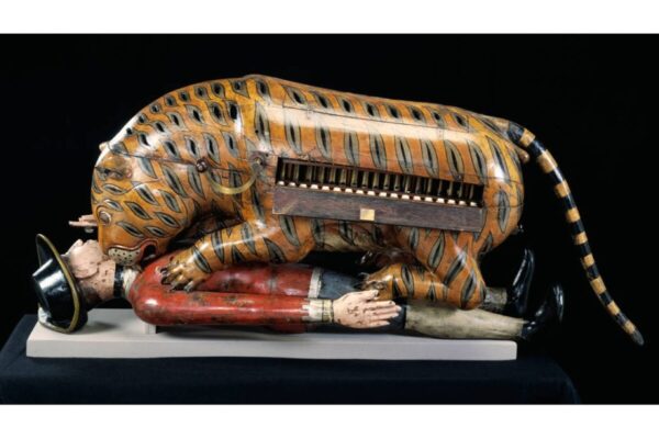 Πρόκειται για την έκθεση «Vanitas. Ιστορίες από το επέκεινα», που ανοίγει τις πύλες της απόψε στο MOMus-Μουσείο Σύγχρονης Τέχνης-Συλλογές Μακεδονικού Μουσείου Σύγχρονης Τέχνης και Κρατικού Μουσείου Σύγχρονης Τέχνης (εντός ΔΕΘ), όπου θα παραμείνει για τους επόμενους τρεις μήνες.