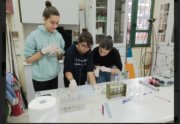 1η θέση για το Μουσικό Σχολείο Σερρών στον τοπικό μαθητικό διαγωνισμό πειραμάτων στις Φυσικές Επιστήμες EOES