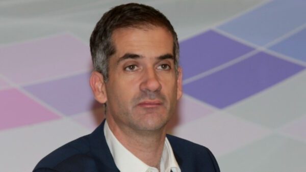 Ο κ. Δούκας, μετά από τόσες ενημερώσεις που του έχουμε κάνει, θα όφειλε πλέον να γνωρίζει πως η "Ανάπλαση Α.Ε." δεν έχει καμία απολύτως σχέση με το έργο της Πανεπιστημίου.