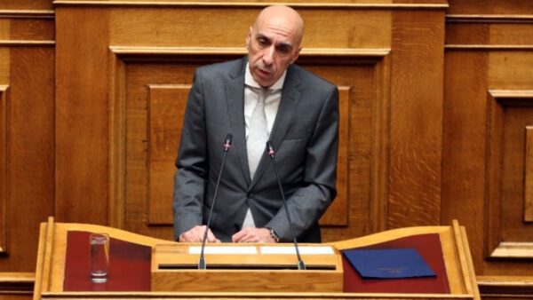 Ο νέος προϋπολογισμός, είπε ο κ. Μπρατάκος «αποδεικνύει την προσήλωση στις ράγες της δημοσιονομικής ισορροπίας ώστε να μην κινδυνεύσουν όσα με θυσίες και κόπους έχουμε κατακτήσει. Στηρίζει την εθνική οικονομία, τα νοικοκυριά, τις επιχειρήσεις.