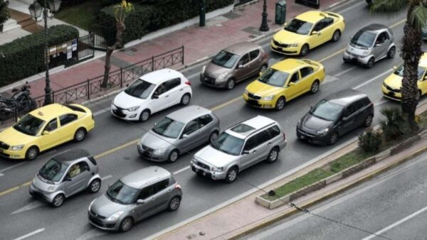 Αναφερόμενος στην νέα προθεσμία, ο Υφυπουργός Εθνικής Οικονομίας και Οικονομικών Χάρης Θεοχάρης τόνισε ότι «αποφασίσαμε να παρατείνουμε την εμπρόθεσμη εξόφληση των Τελών Κυκλοφορίας οχημάτων για το 2024 προκειμένου οι συμπολίτες μας και κάθε ελληνικό νοικοκυριό που διαθέτει όχημα, να προγραμματίσουν την κάλυψη των υποχρεώσεών τους με μεγαλύτερη άνεση».