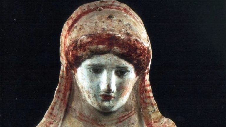 Η εντυπωσιακή γυναικεία προτομή στο αρχαιολογικό μουσείο της Αμφίπολης