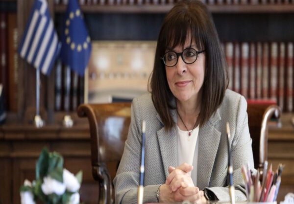 Η Πρόεδρος της Δημοκρατίας παρευρέθηκε σε δεξίωση που παρέθεσε στην προξενική κατοικία προς τιμήν της, παρουσία του Οικουμενικού Πατριάρχη και Ελλήνων ομογενών, ο γενικός πρόξενος της Ελλάδας Αλέξανδρος Γεννηματάς.