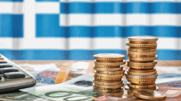 Η εδραίωση της εμπιστοσύνης των διεθνών επενδυτών στις προοπτικές της ελληνικής οικονομίας επισφραγίστηκε με την αναβάθμιση του αξιόχρεου του Ελληνικού Δημοσίου στην επενδυτική κατηγορία.