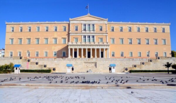 Mε 158 υπέρ ψηφίστηκε η επιστολική ψήφος στις ευρωεκλογές