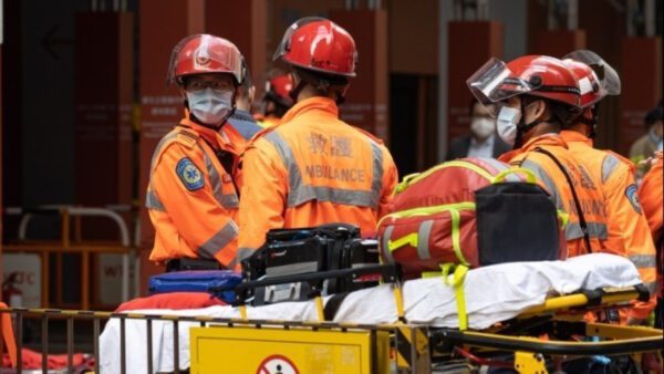 12 συλλήψεις στην Κίνα έπειτα από πυρκαγιά με δεκάδες νεκρούς