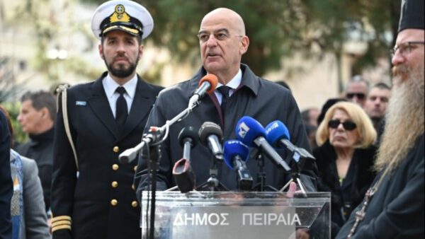 Ν. Δένδιας: Να αποδείξουμε στην πράξη ότι η θυσία των Π. Βλαχάκου, Χρ. Καραθανάση και Εκτ. Γιαλοψού δεν στερείται νοήματος