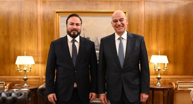 Συνάντηση του Διαμαντή Γκολιδάκη με τον υπουργό Εθνικής Άμυνας, Νίκο Δένδια