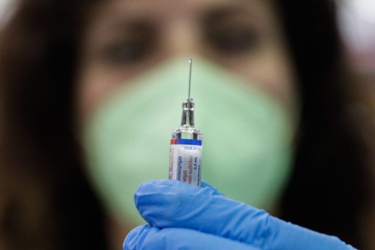 Κ. Μητσοτάκης: Ο εμβολιασμός κατά της Covid-19 μειώνει τον κίνδυνο σοβαρής νόσησης κατά 90%