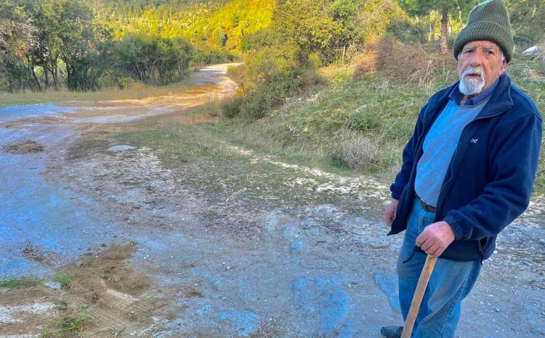 Καβάλα: 78χρονος εθελοντής φροντίζει δασικό δρόμο πάνω από το Σανατόριο -video