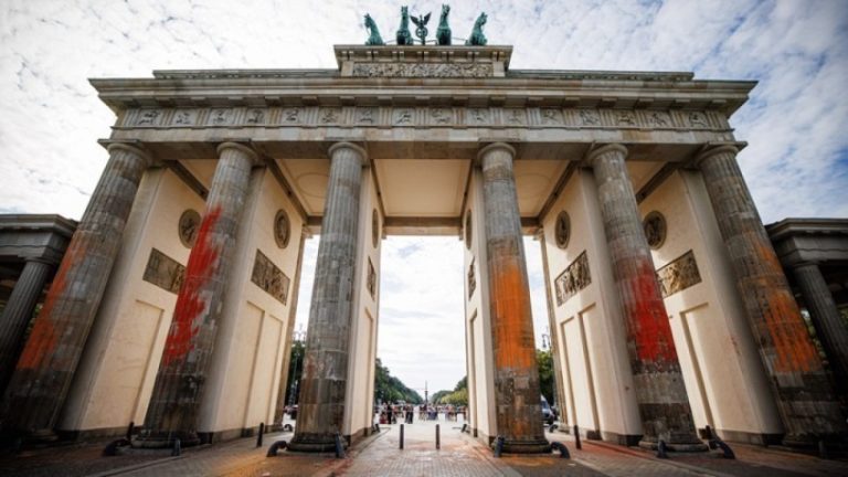 Γερμανία: Κινητοποιήσεις του κλάδου των μεταφορών και διανομών κατά της αύξησης των τιμών των διοδίων