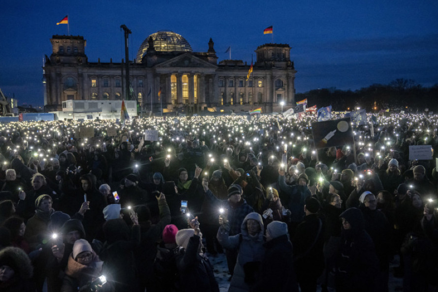 Διαστάσεις κινήματος λαμβάνουν οι αντιδράσεις κατά της ακροδεξιάςΓερμανία: Εκατοντάδες χιλιάδες στους δρόμους