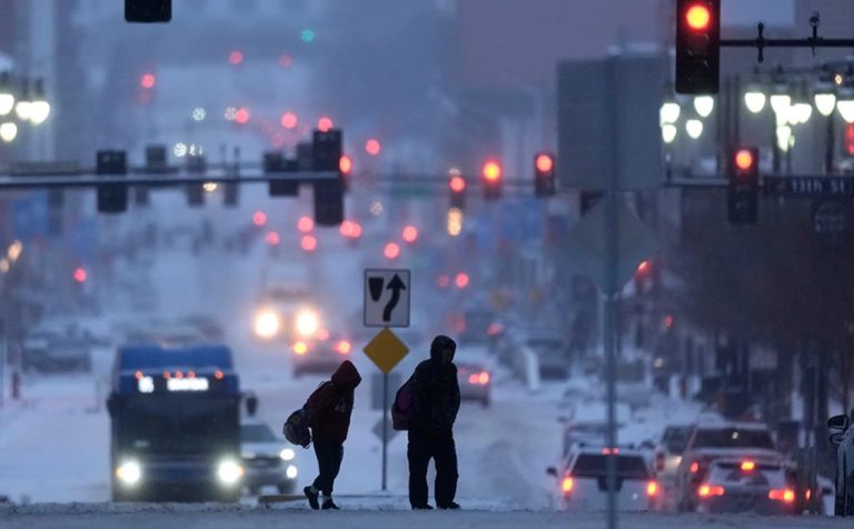 Σφοδρές χιονοπτώσεις στη Νέα Υόρκη – Μέχρι και στους -38 το θερμόμετρο στο Κολοράντο