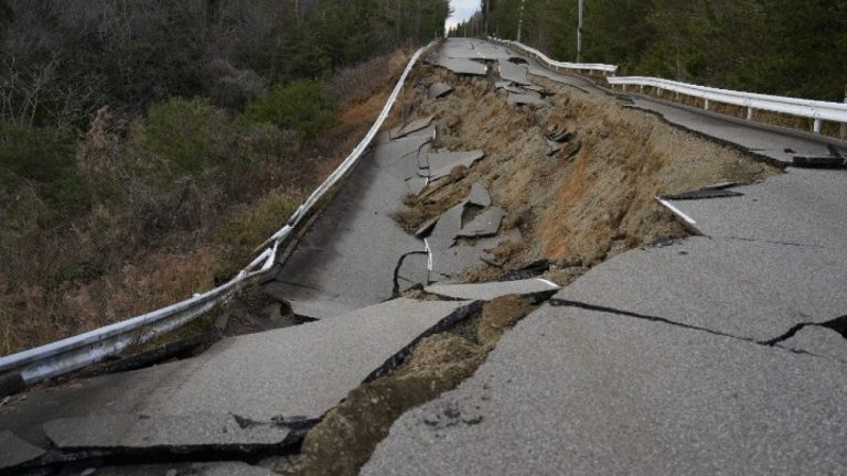 Ιαπωνία: Τουλάχιστον 55 νεκροί από τον σεισμό