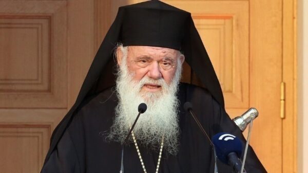 Ιερώνυμος για γάμο ομοφύλων: Η Εκκλησία δεν θα πάρει τα όπλα - Έχει καθήκον να ενημερώσει τον κόσμο