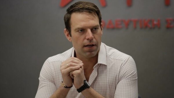 Στ. Κασσελάκης: Την ώρα που τα ΜΜΕ της προπαγάνδας μιλούν για "εκδρομή", εμείς θα έχουμε ένα τριήμερο εργασίας