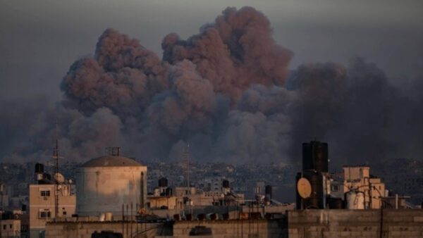 Οι επιχειρήσεις του Ισραήλ στη Χαν Γιούνις συνεχίζονται, με φόντο «σοβαρές» συνομιλίες για ανακωχή με τη Χαμάς