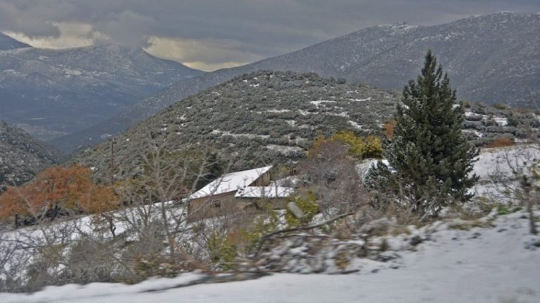 Νέο κύμα κακοκαιρίας - Χιονοπτώσεις σε περιοχές με χαμηλό υψόμετρο της Χαλκιδικής