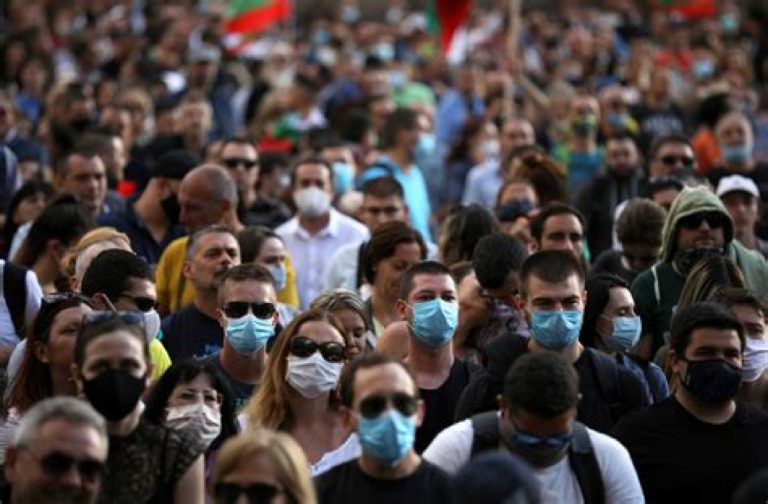 Κορονοϊός: 93 θάνατοι σε μία εβδομάδα, 78 διασωληνωμένοι – «Σαρώνει» και η γρίπη