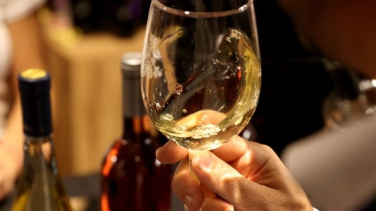 Γαλλικό εστιατόριο κατήγγειλε ότι εκλάπησαν από την κάβα του 83 μπουκάλια κρασιού συνολικής αξίας 1,5 εκατ. ευρώ