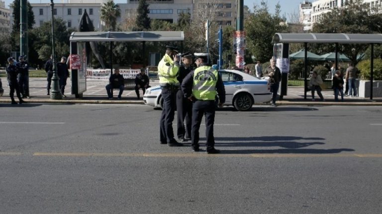 Κυκλοφοριακές ρυθμίσεις σήμερα σε Αθήνα και Πειραιά λόγω Θεοφανείων
