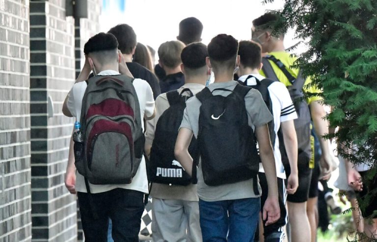 Γερμανία: Μουσουλμάνοι μαθητές φέρονται να ζήτησαν επιβολή της Σαρία στο σχολείο τους στη Βόρεια Ρηνανία-Βεστφαλία