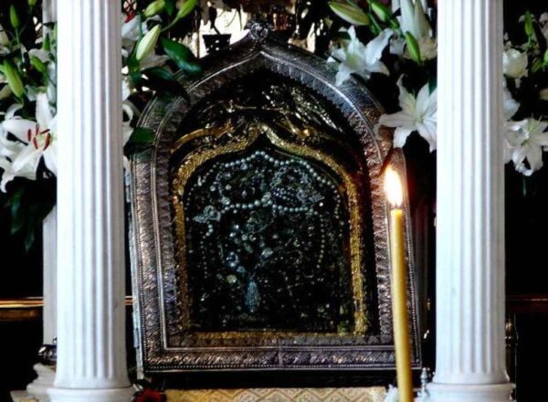 30 Ιανουαρίου: Σαν σήμερα το 1823 βρέθηκε η θαυματουργή εικόνα της Παναγίας της Τήνου
