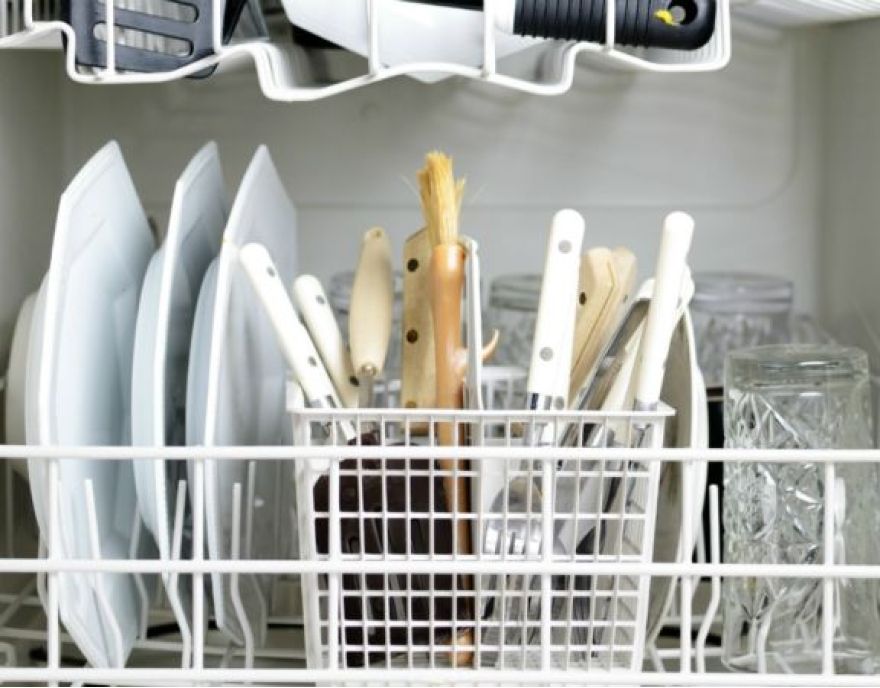 5 λάθη που κάνετε όταν χρησιμοποιείτε το πλυντήριο πιάτων και πώς να τα αποφύγετε