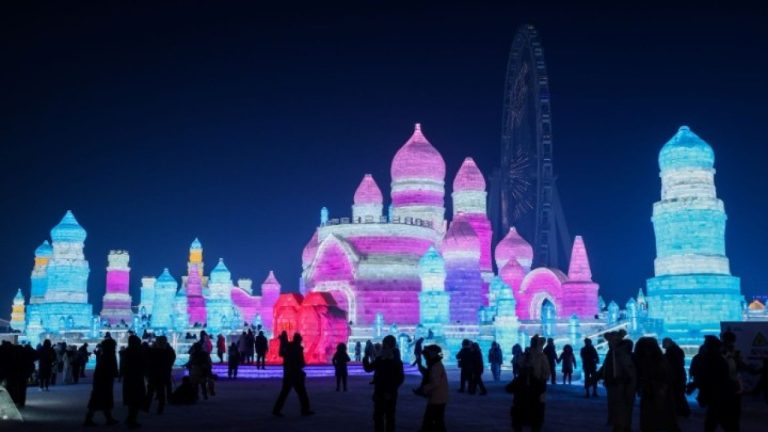 Αριθμό ρεκόρ τουριστών προσέλκυσε η «πόλη του χιονιού» της Κίνας την Πρωτοχρονιά