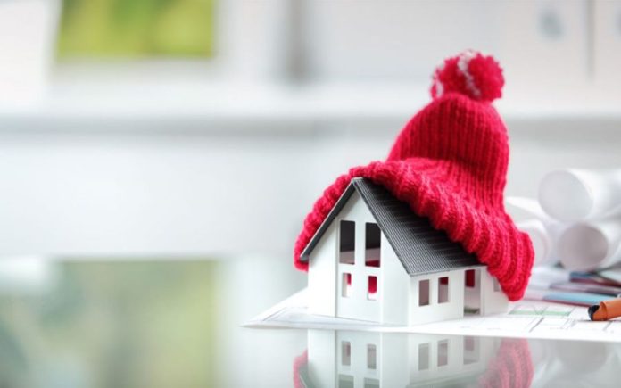Τρεις τρόποι να κρατάτε πιο ζεστό το σπίτι χωρίς θέρμανση