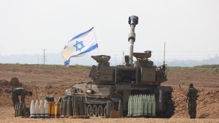 Ο ισραηλινός στρατός έπληξε στρατιωτικές υποδομές στη Συρία