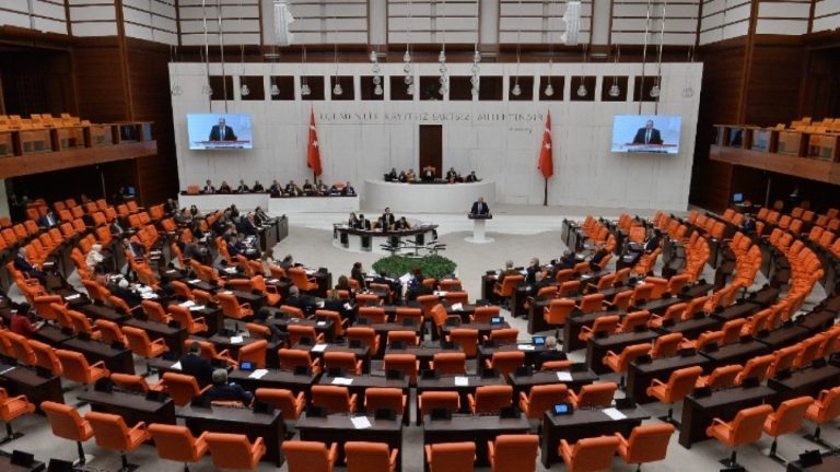 Τουρκία: Το κοινοβούλιο επικύρωσε την ένταξη της Σουηδίας στο ΝΑΤΟ