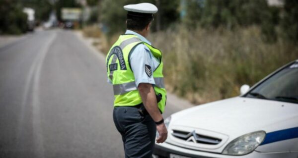 Εκατοντάδες παραβάσεις εντόπισε η τροχαία σε ελέγχους στην Αττική - Έξι συλλήψεις