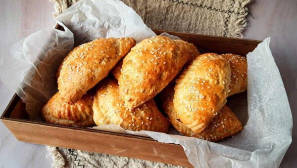 Τυροπιτάκια κουρού με γιαούρτι και ελαιόλαδο