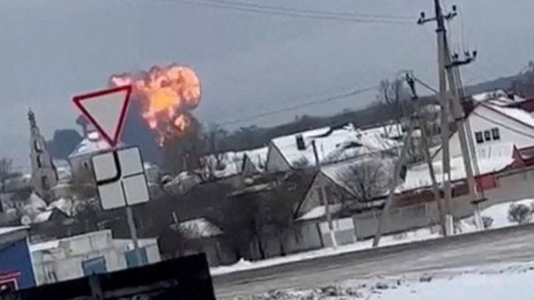 Μόσχα: Οι Ουκρανοί κατέρριψαν το αεροσκάφος στο Μπέλγκοροντ