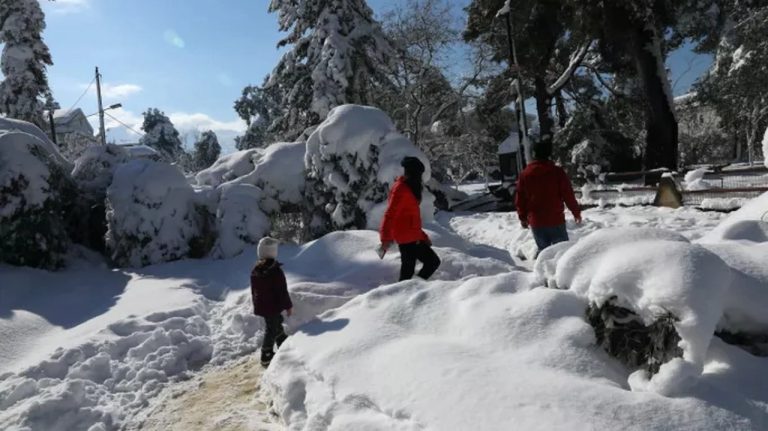 Καιρός: Η ψυχρή εισβολή βάζει στον «πάγο» σήμερα τη χώρα – Σε ποιες περιοχές θα χιονίσει