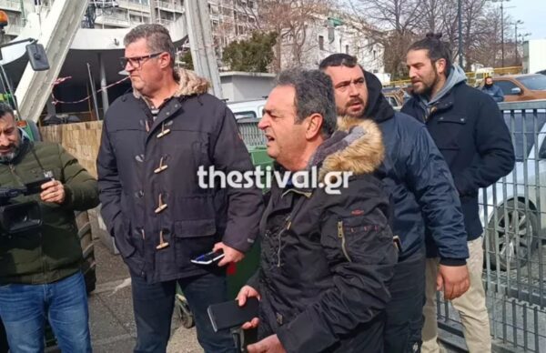 Αγρότες απέκλεισαν τη νότια πύλη της ΔΕΘ – Δεν τους ικανοποιούν τα μέτρα που ανακοίνωσε ο πρωθυπουργός