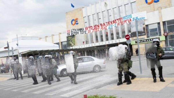 Τέσσερις προσαγωγές για τα επεισόδια στο κέντρο της Θεσσαλονίκης